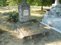 Szentmihályi síremlék tisztítás